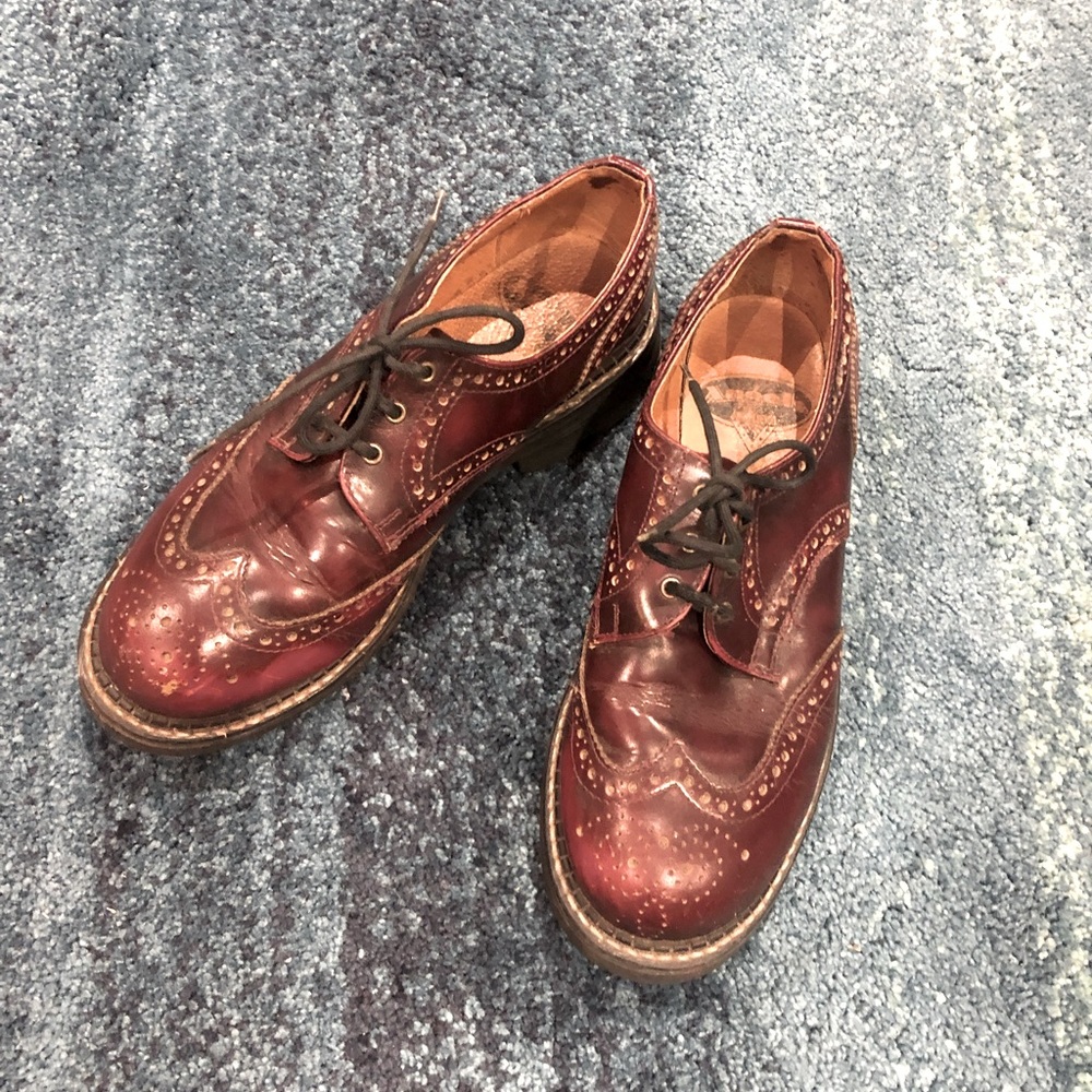 Angels Leather shoes with carving details. Size 9